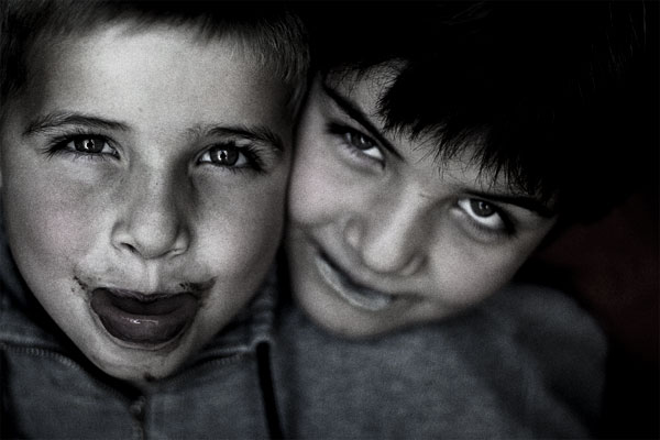Canon 10D, EF 50 1.4, f 2.0,  1/60s
