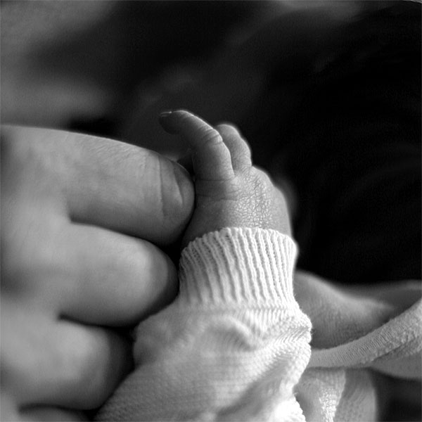 touch | Canon 10D, EF 50 1.4, f 1.4, 1/500s, ISO 200