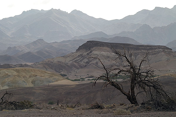 Death Valley | Canon 10D, EF 70-200 2.8, 108mm, f 3.5, 1/2000s, ISO200