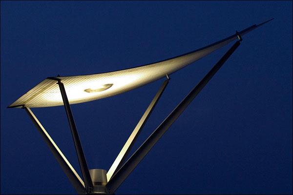 reflector | Canon 10D, EF 70-200 2.8, 73mm, f 2.8, 1/30s, ISO800