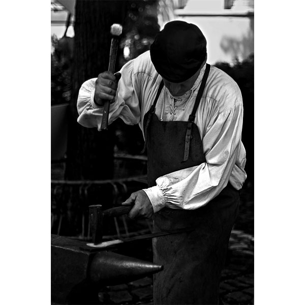 Man at work | Canon 10D, EF 50 1.4, f 1.8, 1/1500s, ISO100