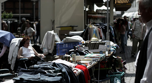 Flohmarkt | Canon 10D, EF 50 1.4, f 2.5, 1/3000s, ISO100