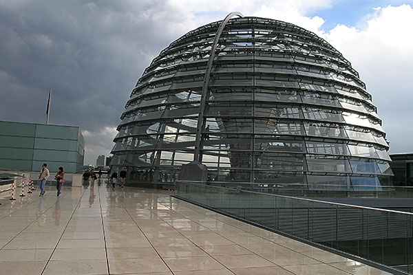 Reichstagskuppel | Canon 10D, EF 17-40 4.0, 17mm, f 5.6, 1/750s, ISO 200