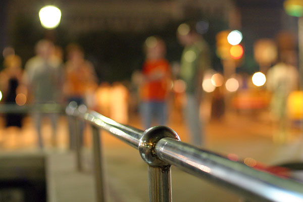 nightlife II | Canon 10D, EF 50 1.4, f 2.5, 1/15s, ISO 800