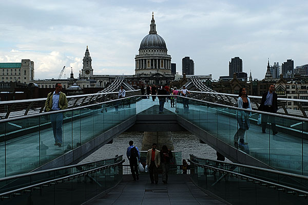 St. Paul’s Cathedral, London | Canon 10D, EF 17-40 4.0, 40mm, f 5.6, 1/350s, ISO 100