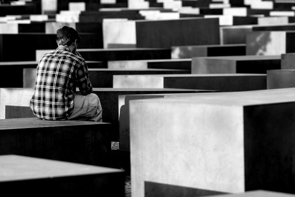 Holocaust Denkmal Berlin | Canon 10D, EF 70-200 2.8, f 2.8, 108mm, 1/500s, ISO 200