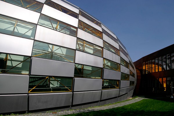 Philologische Bibliothek der Freien Universität Berlin | Canon 10D, EF 17-40 4.0, 17mm, f 4.0, 1/350s, ISO 100