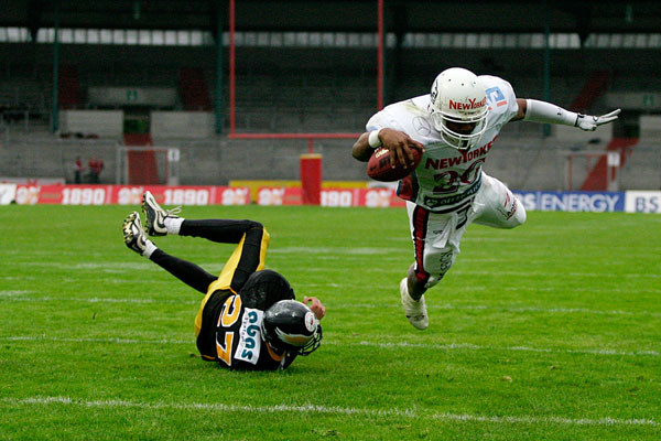 Touchdown | Canon 10D, EF 70-200 2.8, f 2.8, 70mm, 1/1550s, ISO 800