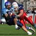 tackle | Canon 10D, EF 70-200 2.8, 200mm, f 4.5, 1/1500s, ISO400 | Braunschweig Lions vs. Hamburg Blue Devils